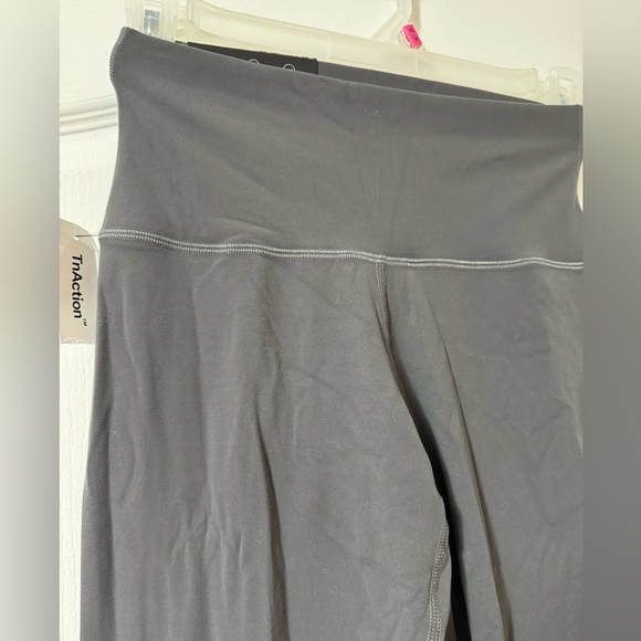 Aritzia TNA zip up legging set - Picture 6 of 8